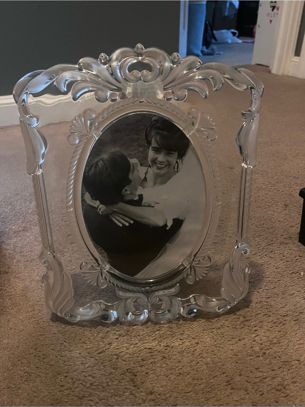 Mikasa Ornate Clear Silver-Tone Oval Photo Frame